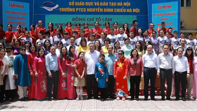 Thắp l&ecirc;n ngọn lửa y&ecirc;u thương với trẻ em khuyết tật