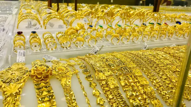 Gi&aacute; v&agrave;ng giảm 200.000 đồng/lượng