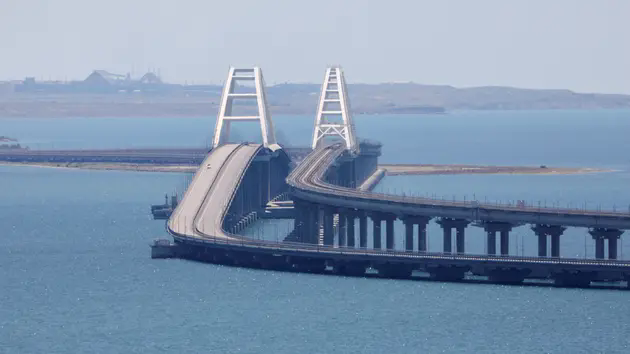 Ukraine tuy&ecirc;n bố k&iacute;ch nổ cầu Crimea