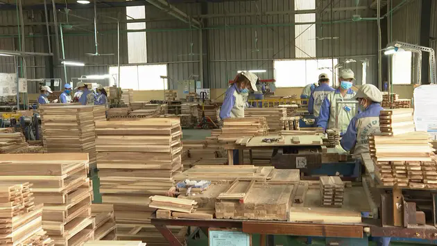 Dịch chuyển xuất khẩu để ứng ph&oacute; thuế đối ứng của Mỹ