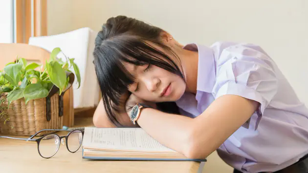 Th&oacute;i quen ăn uống gi&uacute;p sĩ tử c&oacute; giấc ngủ ngon
