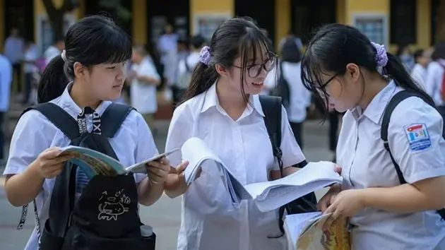 Giải đề thi v&agrave;o lớp 10 c&ugrave;ng Đ&agrave;i H&agrave; Nội