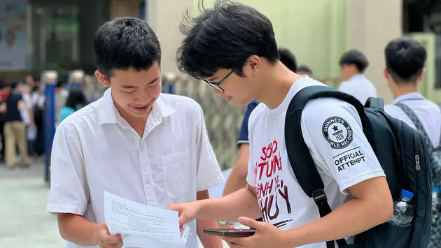 Đề thi Tiếng Anh v&agrave;o lớp 10 tại H&agrave; Nội
