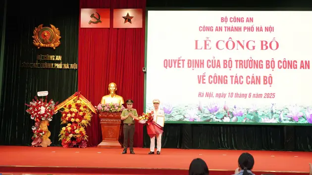 Đại t&aacute; Nguyễn Đức Long được bổ nhiệm Ph&oacute; gi&aacute;m đốc CATP H&agrave; Nội