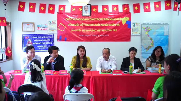 G&igrave;n giữ tiếng mẹ đẻ, ph&aacute;t triển văn h&oacute;a Việt Nam