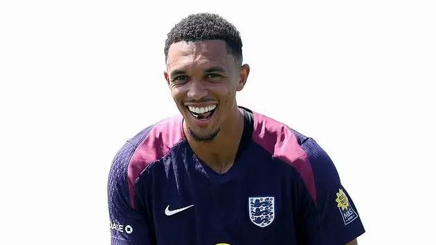 Số &aacute;o mới của Trent Alexander-Arnold tại Real Madrid