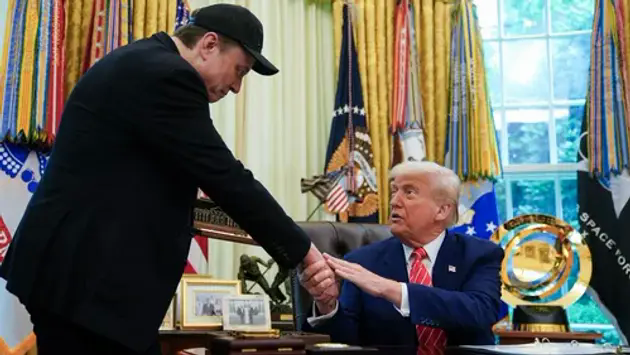 Elon Musk gọi điện xin lỗi &ocirc;ng Trump sau loạt chỉ tr&iacute;ch