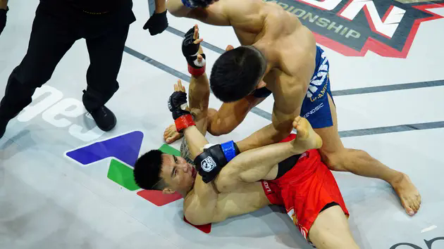 Phạm Văn Nam mất đai v&ocirc; địch kh&ocirc;ng thể ch&oacute;ng v&aacute;nh hơn
