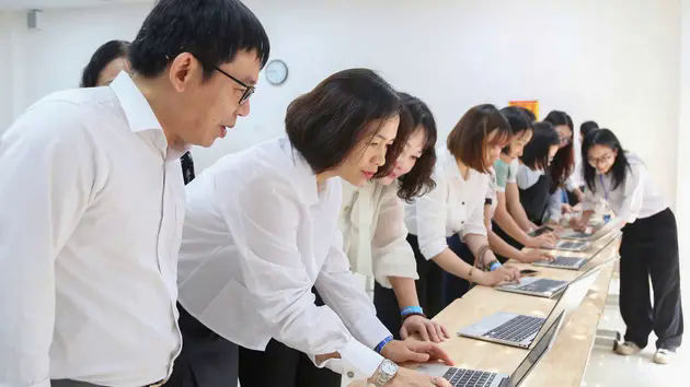 Lương nh&agrave; gi&aacute;o xếp cao nhất trong thang bậc lương