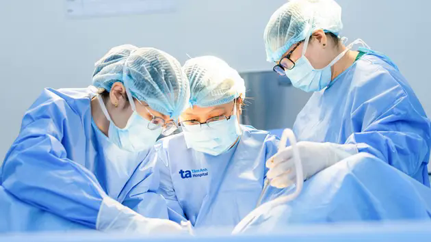 C&ocirc; g&aacute;i trẻ nhiễm c&ugrave;ng l&uacute;c 21 chủng virus HPV