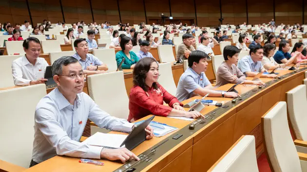 Giảm 2% thuế VAT, trừ chứng kho&aacute;n, bất động sản