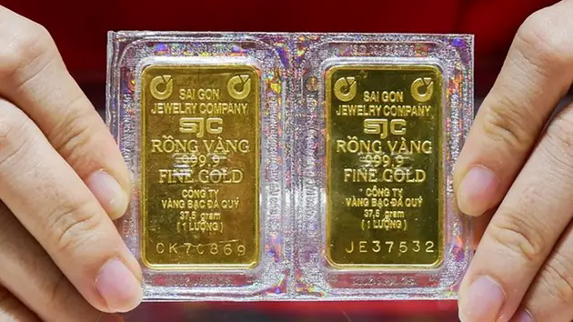 Gi&aacute; v&agrave;ng ng&agrave;y 1/4 tiếp tục tăng mạnh