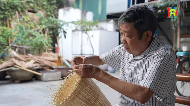 Nghệ nh&acirc;n H&agrave; Nội: Người đan m&acirc;y