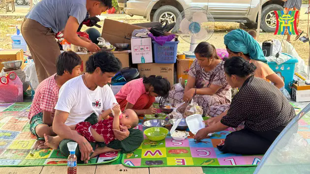 Cuộc sống của người d&acirc;n Mandalay sau trận động đất lịch sử