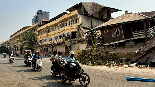 Khung cảnh đổ n&aacute;t tại t&acirc;m chấn động đất Mandalay