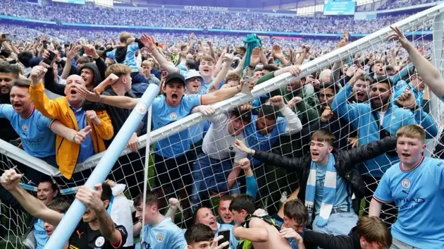 150 CĐV Man City v&agrave; Chelsea bị cấm dự Club World Cup