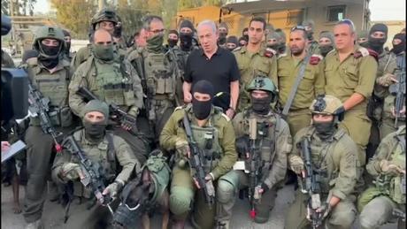 Israel bao v&acirc;y ho&agrave;n to&agrave;n th&agrave;nh phố Gaza