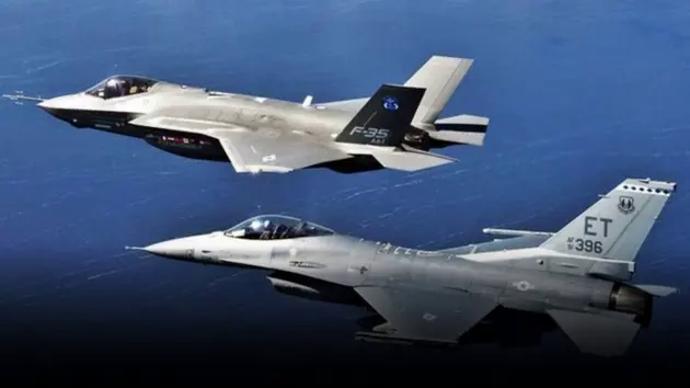 Mỹ b&aacute;n F-16 cho Philippines với gi&aacute; gần bằng F-35