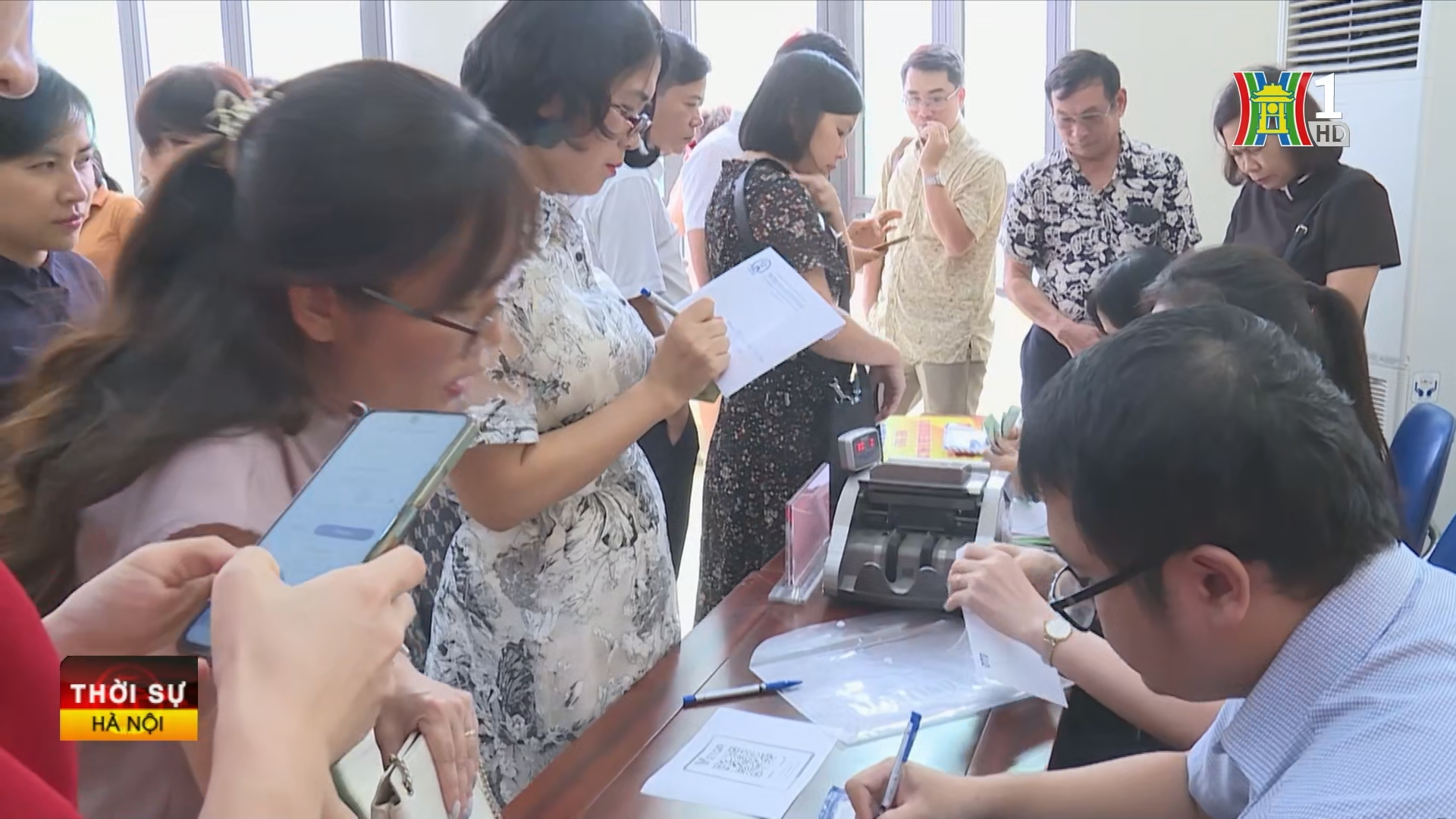 Quận Nam Từ Li&ecirc;m đ&atilde; tiếp nhận ủng hộ c&aacute;c tỉnh bị thiệt hại do b&atilde;o lũ g&acirc;y ra được 3 tỷ 478 triệu đồng. 