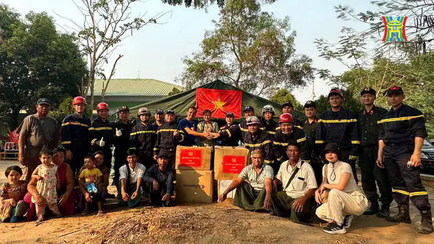 Trao tặng thiết bị y tế cho bệnh viện ở Myanmar
