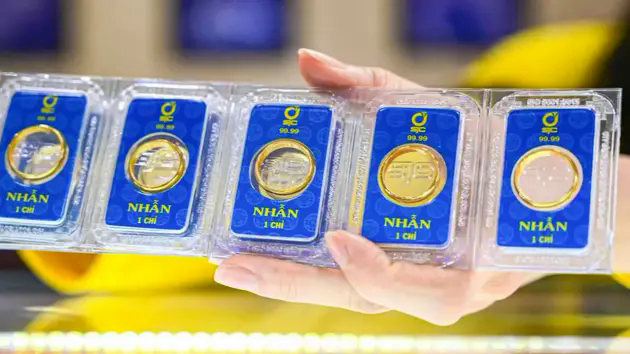 Gi&aacute; v&agrave;ng ng&agrave;y 5/6: V&agrave;ng miếng, v&agrave;ng nhẫn neo ở mốc cao