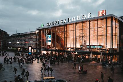 Berlin Hauptbahnhof: Hơn cả một nh&agrave; ga Trung t&acirc;m