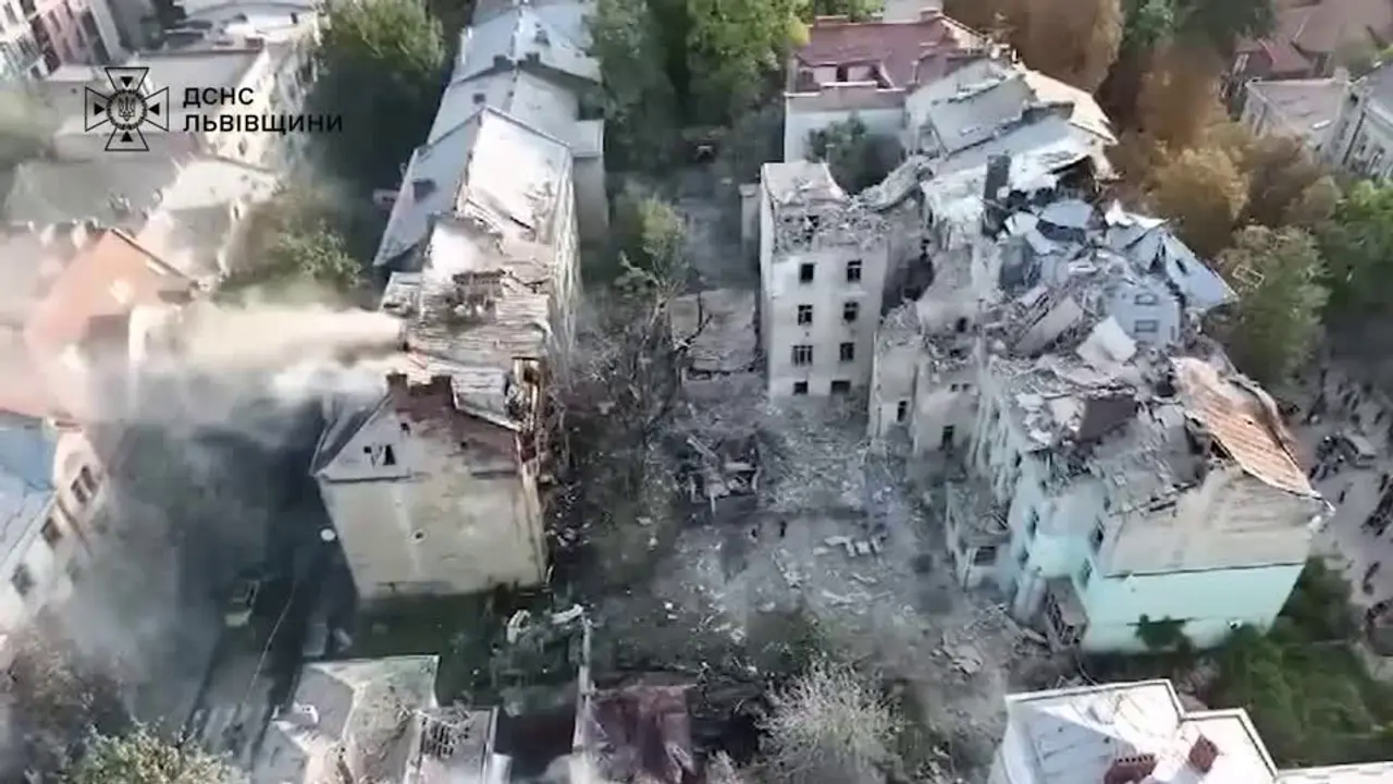 Th&agrave;nh phố Lviv của Ukraine sau cuộc tấn c&ocirc;ng t&ecirc;n lửa của Nga ng&agrave;y 4/9/2024