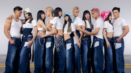 'Flex' những item đầu ti&ecirc;n của Fashion Show 'Golden Era By L&ecirc; Long Dũng'