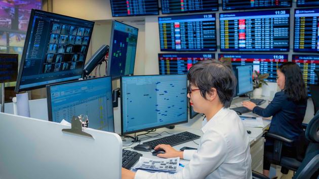 Hơn 100.000 lượt kh&aacute;ch qua Cảng Nội B&agrave;i ng&agrave;y cao điểm Tết