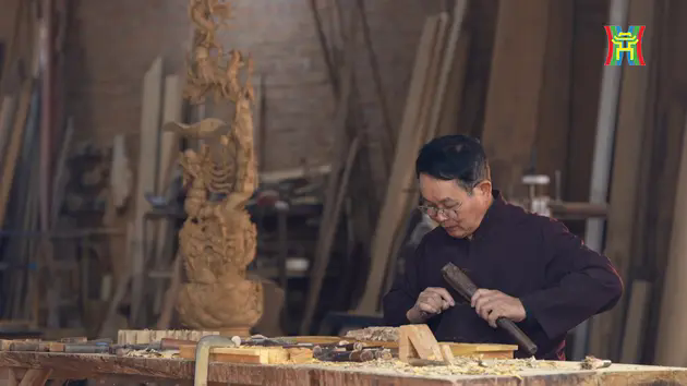 Nghệ nh&acirc;n H&agrave; Nội: Gỗ thi&ecirc;ng