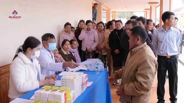 Bệnh viện An Việt v&agrave; h&agrave;nh tr&igrave;nh nghĩa t&igrave;nh tại L&agrave;o