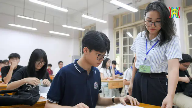 Kỳ thi lớp 10 lớn nhất cả nước bắt đầu