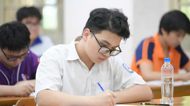S&aacute;ng nay, hơn 103.000 th&iacute; sinh H&agrave; Nội thi v&agrave;o lớp 10