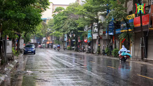 Nhiều tuyến phố Thủ đ&ocirc; vắng lặng trước giờ b&atilde;o Yagi đổ bộ