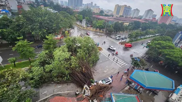 Th&agrave;nh phố H&agrave; Nội k&ecirc;u gọi người d&acirc;n kh&ocirc;ng ra khỏi nh&agrave;