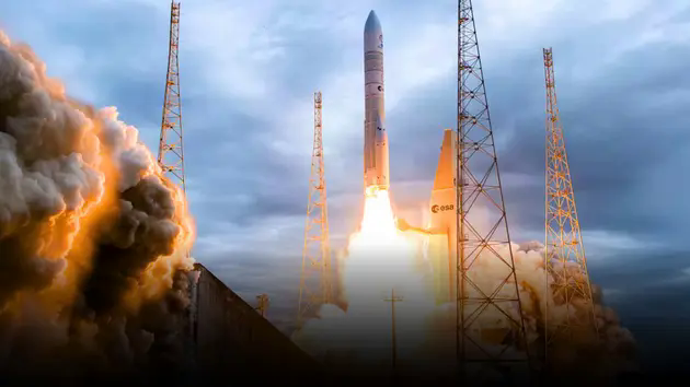 Cận cảnh m&agrave;n ph&oacute;ng t&ecirc;n lửa Ariane 6 của Ph&aacute;p