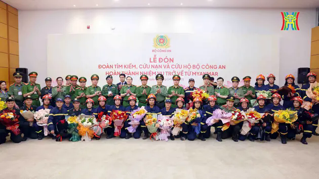 Đo&agrave;n cứu nạn Bộ C&ocirc;ng an đ&atilde; về tới s&acirc;n bay Nội B&agrave;i