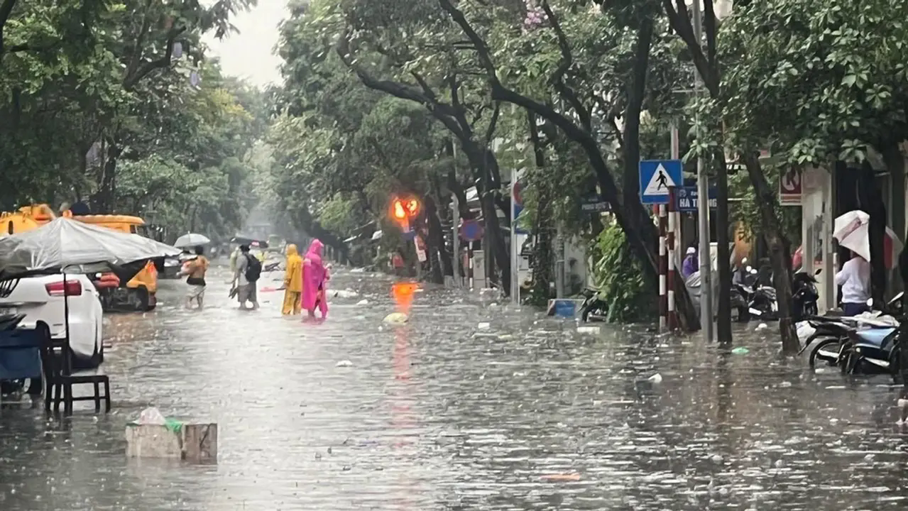 Khu vực Bắc Bộ cần đề ph&ograve;ng mưa lớn g&acirc;y ra t&igrave;nh trạng ngập &uacute;ng tại c&aacute;c v&ugrave;ng trũng, thấp.