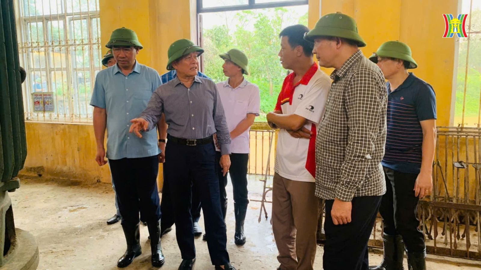 Chủ tịch HĐND Th&agrave;nh phố Nguyễn Ngọc Tuấn biểu dương quận Ho&agrave;n Kiếm v&agrave; huyện Thường T&iacute;n đ&atilde; chủ động x&acirc;y dựng phương &aacute;n ứng ph&oacute; với b&atilde;o số 3.