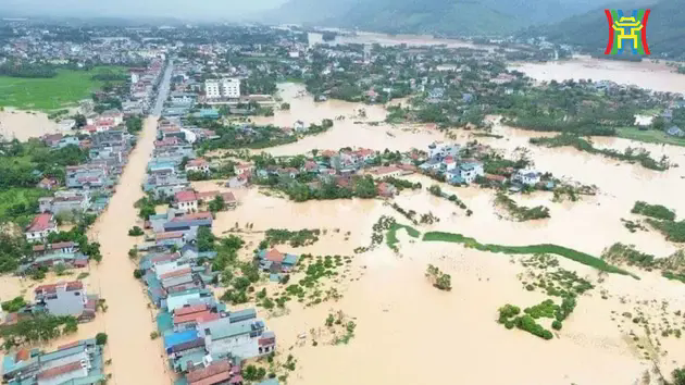 Y&ecirc;n B&aacute;i ch&igrave;m trong biển nước, di dời h&agrave;ng ngh&igrave;n hộ d&acirc;n