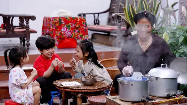 B&aacute;nh cuốn cuộn y&ecirc;u thương