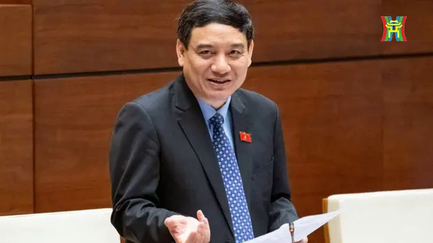 'Kh&ocirc;ng thể cứ hoa hậu, diễn vi&ecirc;n đẹp l&agrave; c&oacute; thể quảng c&aacute;o'