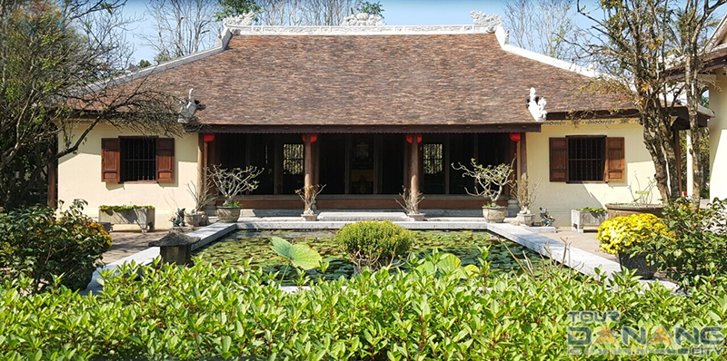 Nh&agrave; rường ở Huế.