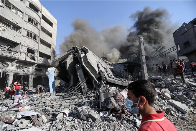 Israel tấn c&ocirc;ng Gaza khiến h&agrave;ng chục người thiệt mạng