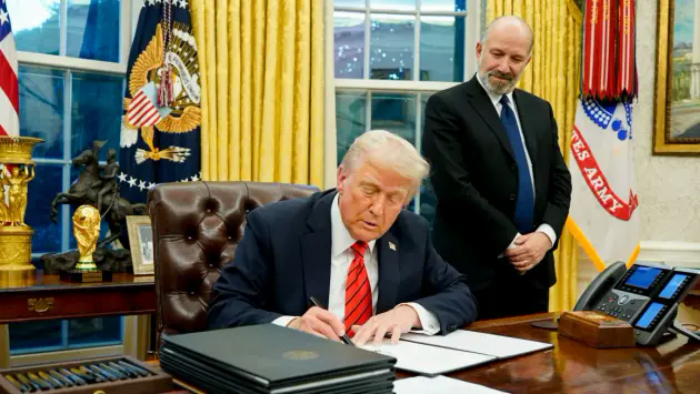 &Ocirc;ng Trump &aacute;p thuế 25% đối với th&eacute;p v&agrave; nh&ocirc;m