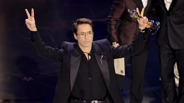 Robert Downey Jr. thắng giải Oscar lần đầu ti&ecirc;n trong sự nghiệp
