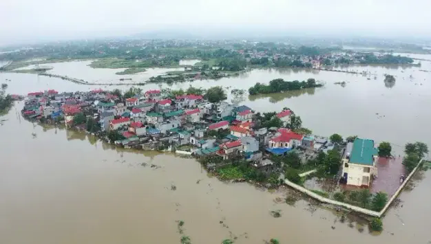 Huyện Quốc Oai khẩn trương di d&acirc;n tr&aacute;nh lũ