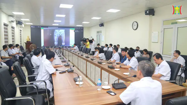 BV Việt Đức cấp cứu nạn nh&acirc;n lũ qu&eacute;t từ xa