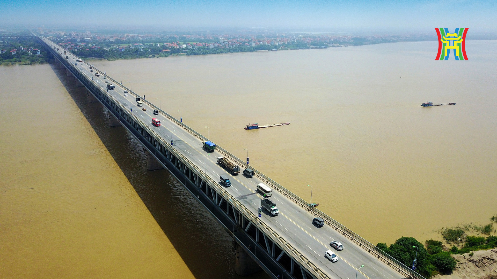 Theo Sở Giao th&ocirc;ng Vận tải th&agrave;nh phố H&agrave; Nội, hiện c&oacute; 55 c&ocirc;ng tr&igrave;nh cầu do th&agrave;nh phố quản l&yacute; đ&atilde; xuống cấp nghi&ecirc;m trọng.