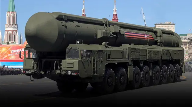 Nghị sĩ Nga đề xuất d&ugrave;ng t&ecirc;n lửa Oreshnik đ&aacute;p trả Ukraine